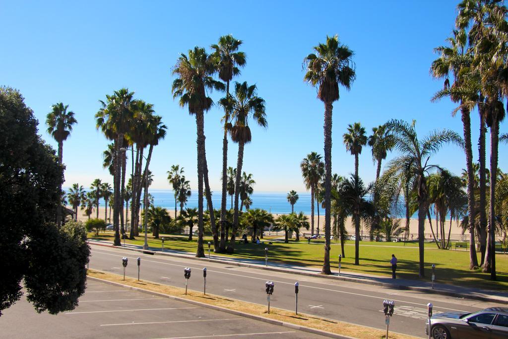 Bayside 3*