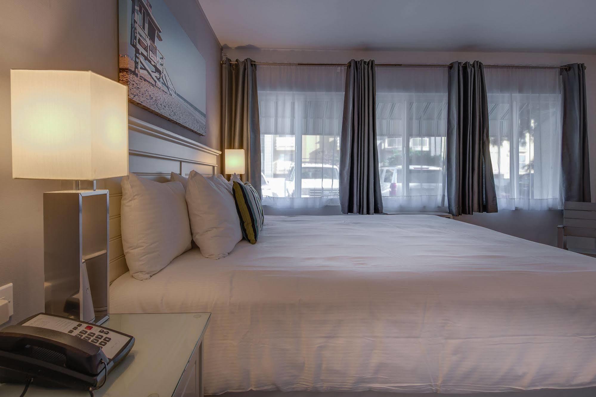 Bayside 3*