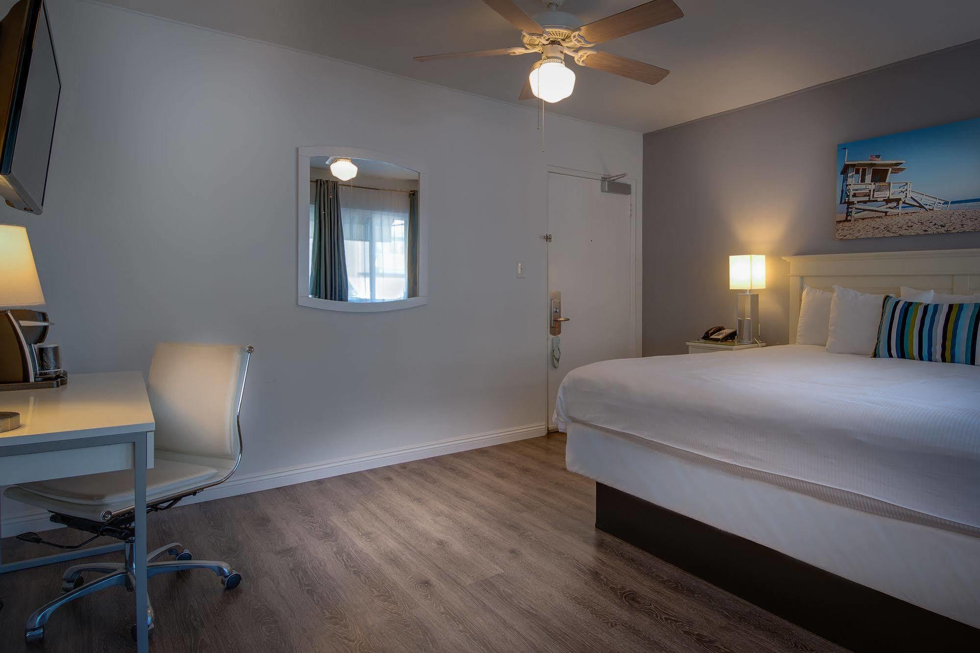 Bayside Hotel 3*